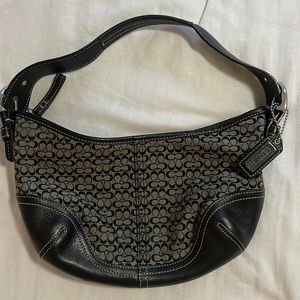 Authentic Y2K Coach shoulder bag like new !!